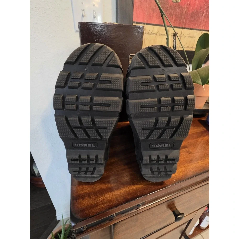 Sorel Winter Boots Size 6 Kids Waterproof Black Snowboarding Ski Hiking Outdoors